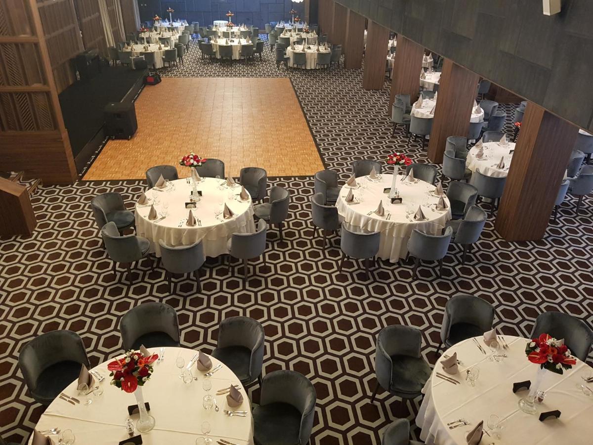 Hotelul Aro Palace Brașov Exterior foto The ballroom at the 2017 National Conference
