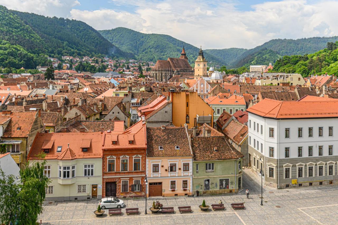 Hotelul Aro Palace Brașov Exterior foto The old town of Brașov