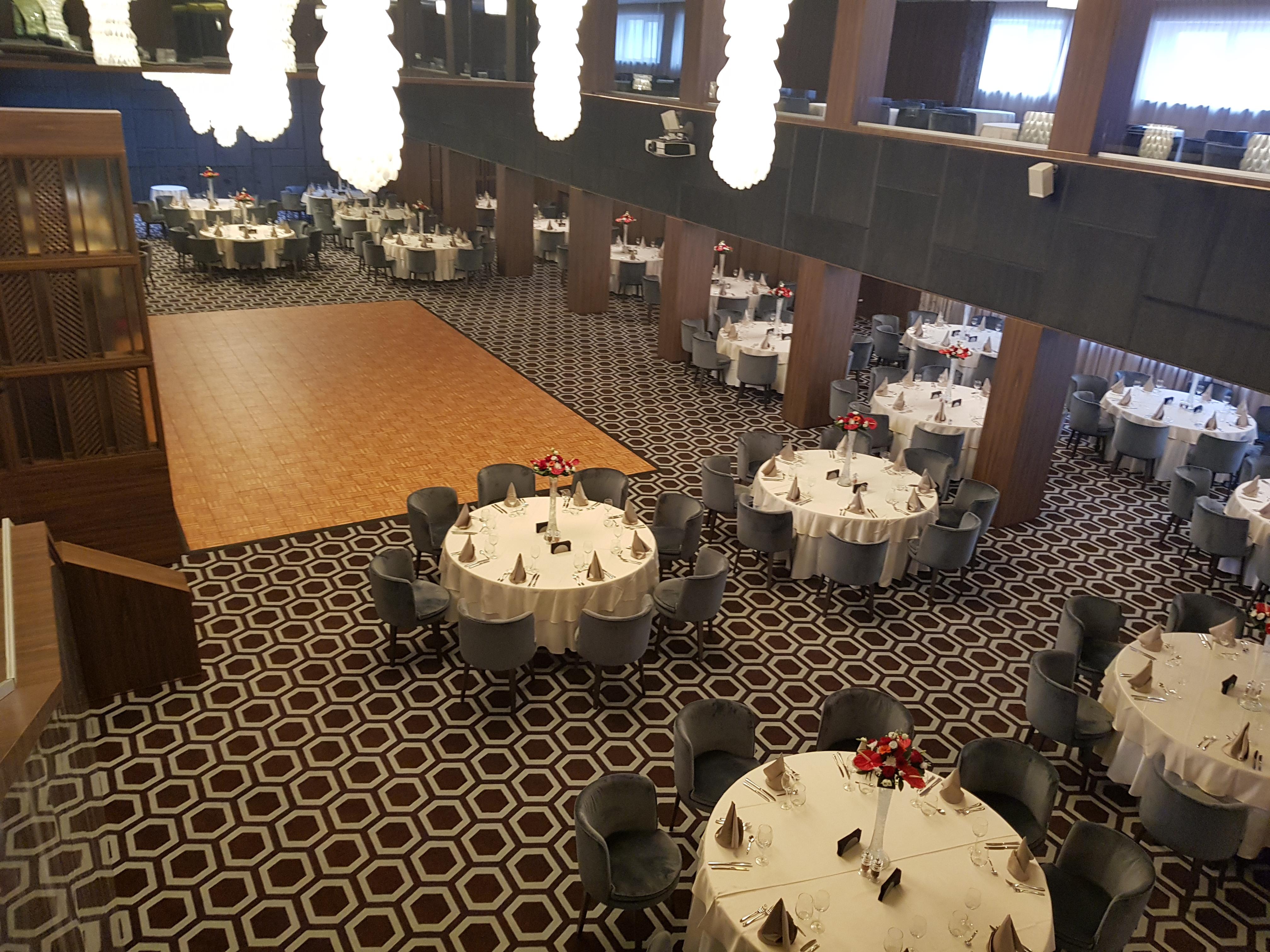 Hotelul Aro Palace Brașov Exterior foto The ballroom at the 2016 Republican National Convention